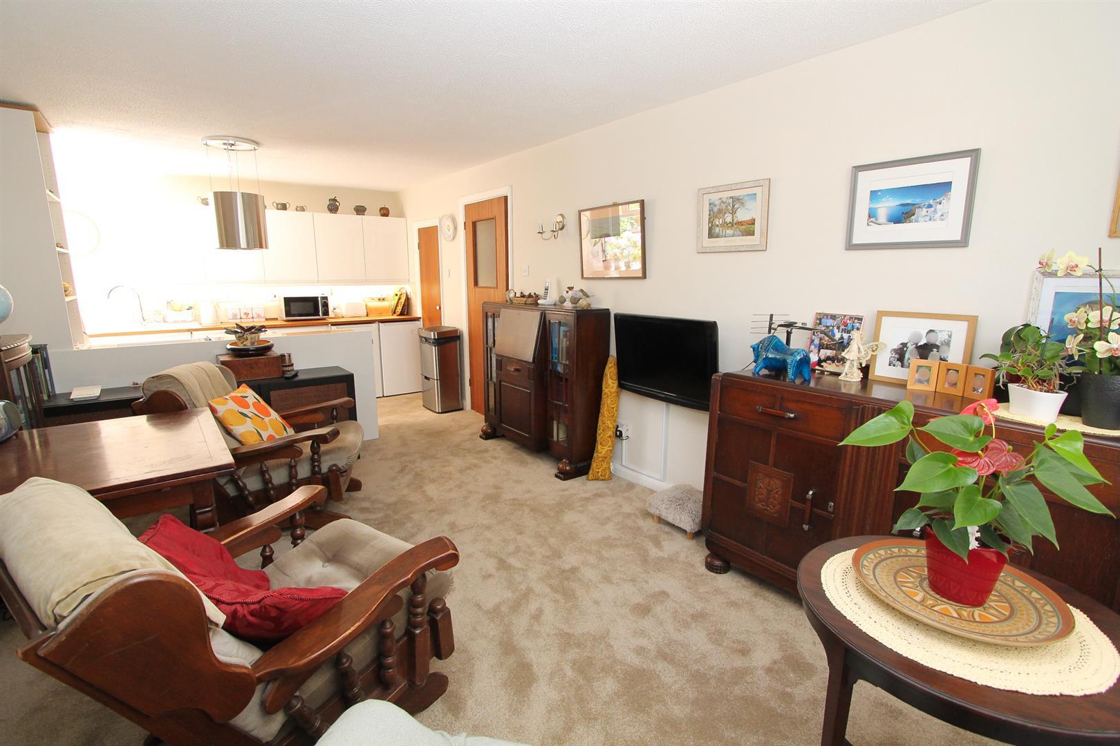 1 bed property in Onslow Gardens, Wallington
